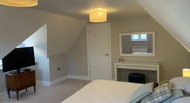 1-bed - Sleeps 2 - Pet Friendly w Parking, 预订 酒店 希钦 赫特福德郡