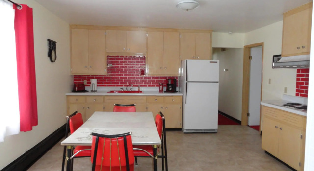 Апартаменты Cedars Motel