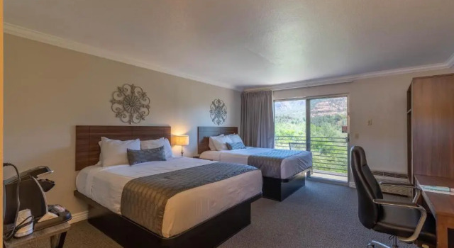 Двухместный номер Standard с балконом Cedars Resort
