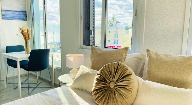 Phaedrus Living Luxury Flat Lighthouse75, Rezerwuj Hotel Hotele w Pafos z parkingiem, w pobliżu Paphos Archaeological Park, Parking