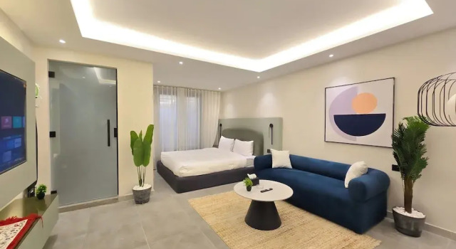 Семейная студия с балконом HOMETEL NRJS B ruh