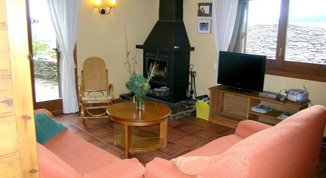 House With 4 Bedrooms in Turbiàs, With Wonderful Mountain View, Furnis, Prenota Hotel Turbiàs Catalogna
