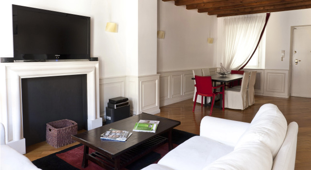 Italianway - Garibaldi 55 - Large, Book Apartment Milan Lombardy