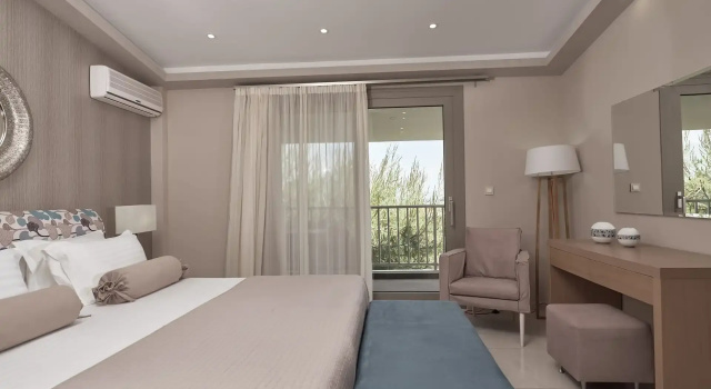 Полулюкс Koukounaria Hotel & Suites