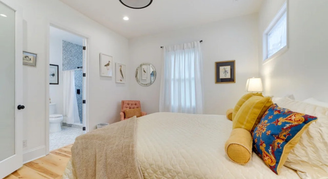 Коттедж ~ 1 Mi to Dtwn: Wilmington Home w/ Patio!