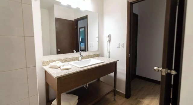 Четырёхместный номер Executive Comfort Inn Ciudad Juarez