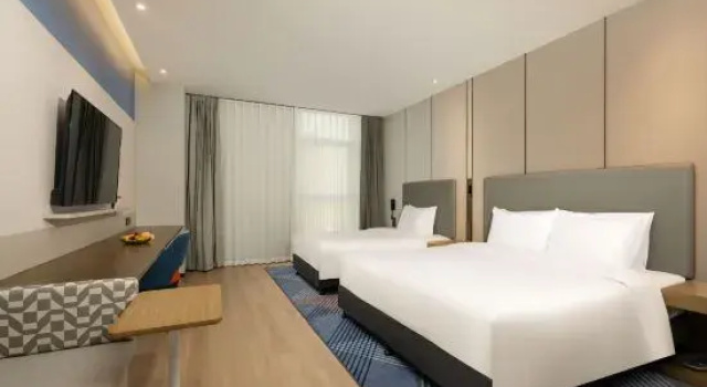 Трёхместный номер Standard Holiday Inn Express Suzhou Bay by IHG