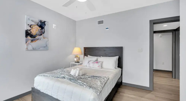 New Orleans Bywater Apartments, Забронировать Апартаменты/квартира Новый Орлеан Луизиана, рядом с Musicians' Village