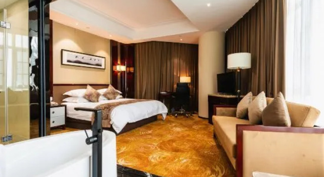 Люкс Deluxe Yuething International Hotel