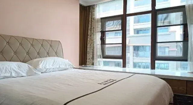 Люкс с 3 комнатами с балконом и с красивым видом из окна Mermaid Apartment