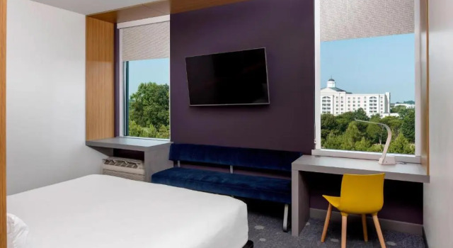 Двухместный номер Standard Aloft by Marriott Charlotte Ballantyne