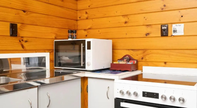 Апартаменты Tudor Park Motel Spacious with kitchens 1 minute walk to restaurant and shopping centre and Gisborne Hospital