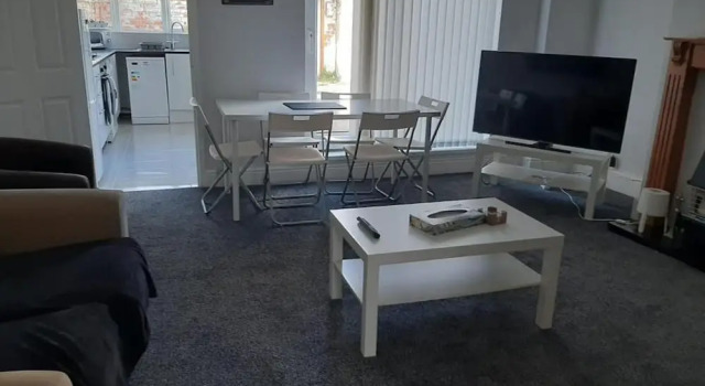South Shield's Hidden Gem Amethyst 3 Bedroom House, Rezervasyon Tatil Evi Merseyside villalar, Villa