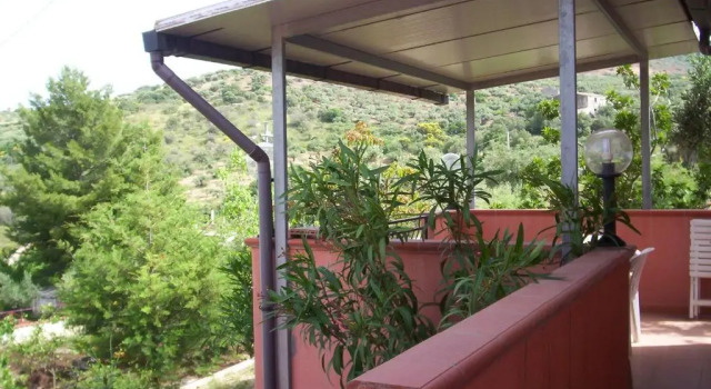 VILLA ANGELA casa vacanze house green per 8 persone