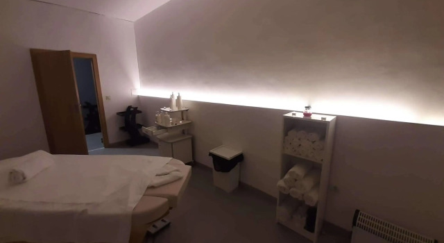 Flora Apartment 612A, Buchen Sie Ferienwohnung Hotels in Borowez mit Pool, Schwimmbad