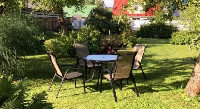 Solar Apartments - White House with garden, Book Lejlighed Hoteller i Pärnumaa med parkering, Parkering