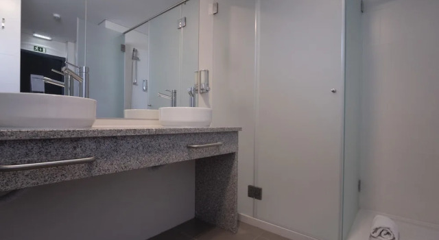Кровать в общем номере Villa Caparica Hostel