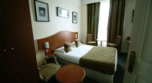 Одноместный номер Standard Hôtel Crystal Reims Centre