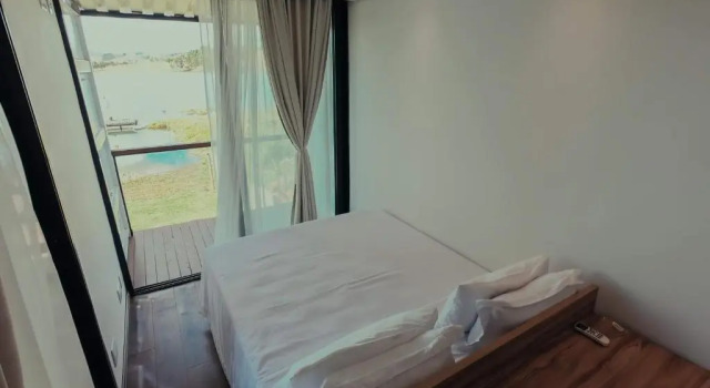 Люкс с балконом Villa Container Lodge