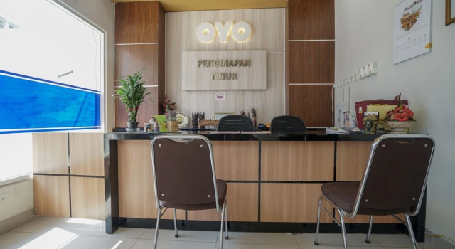 Penginapan Timur by Oyo Rooms, Rezerwuj Hotel Sukarami Sumatra