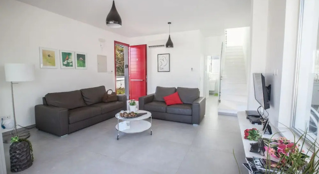 Celebrity Villa Hollyoaks 2, Rezervovat Vila Protaras Famagusta, poblíž Sunrise Beach
