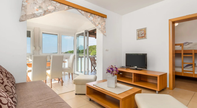 Mare 5, Varaa Hotelli Hotellit Kvarner Islands uima-altaalla, Uima-allas