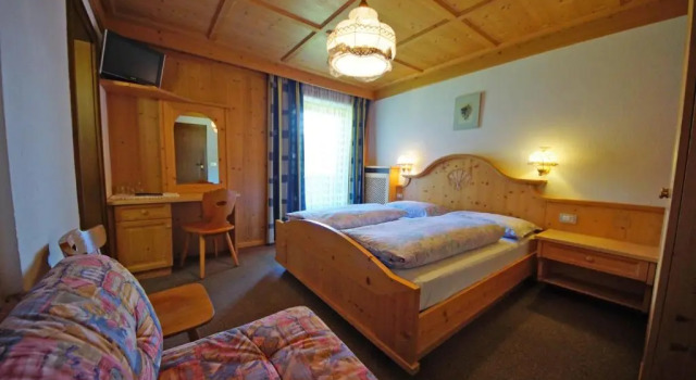 Run of House Pension Arnica B&B