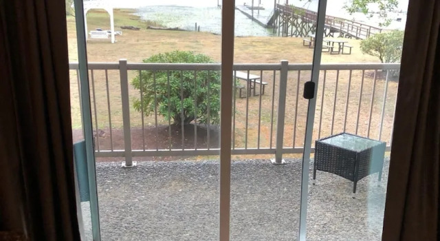 Двухместный номер Standard с балконом Lakeshore Lodge