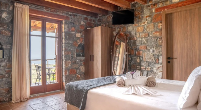 Iris Stone Built Villa, Забронировать Вилла Отели Милатос с парковкой, Парковка