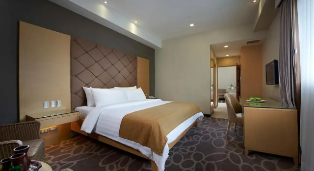 Двухместная студия Premier Berjaya Makati Hotel