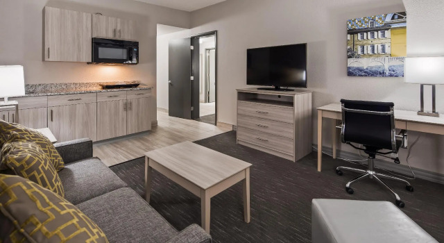 Люкс Best Western Plus Clarks Summit Scranton Hotel
