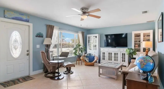 Jefferson Beach Escape, Varaa Lomakoti Huvilat kohteessa Florida, Villa
