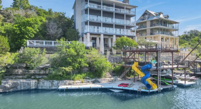 Коттедж Luxury Lake Marble Falls House with Swimming Pool Hot Tub and private boat slip