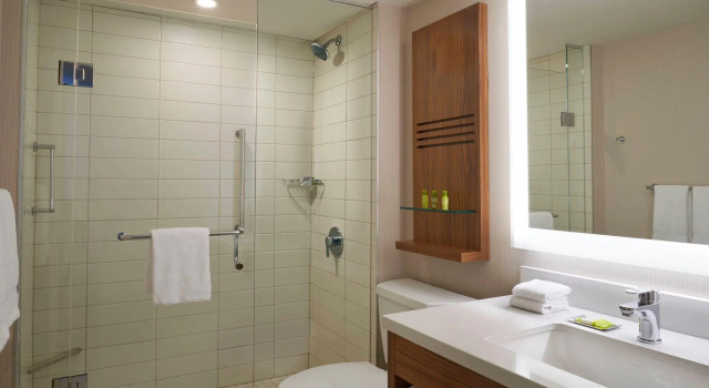 Апартаменты Delta Hotels by Marriott Toronto Airport & Conference Centre