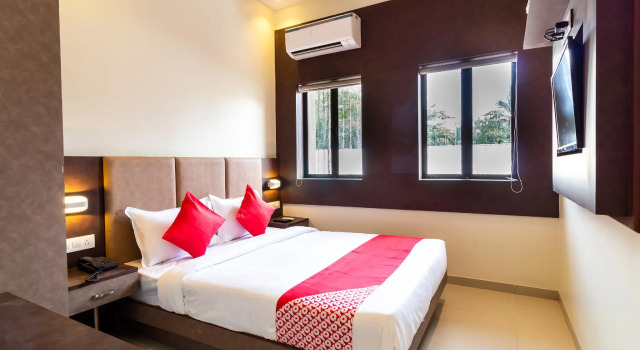 Collection O 81088 Hotel West Inn, Забронировать Отель Отели штата Махараштры 3 звезды, 3*