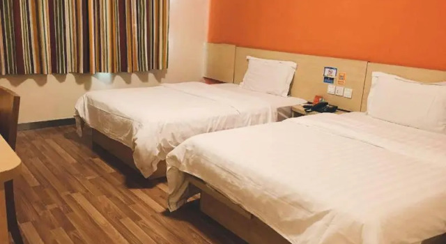 Двухместный номер Business 7 Days Inn Wuhan Insitute of Technology Luoshi Road Branch