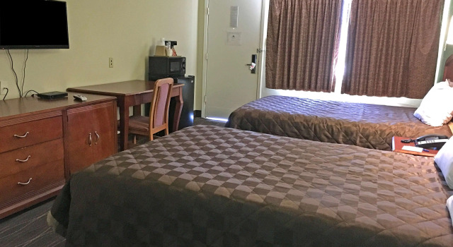 Четырёхместный номер Standard Americas Best Value Inn Alexandria