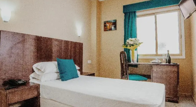 Одноместный номер Standard с балконом Hotel Aeropuerto Sur