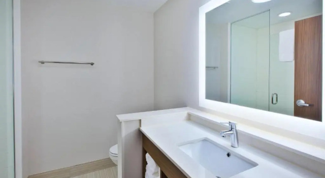 Двухместный номер Standard Holiday Inn Express and Suites South Hill by IHG