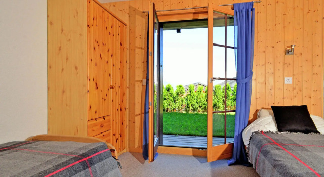 Luxurious Chalet in Riddes with Hot Tub