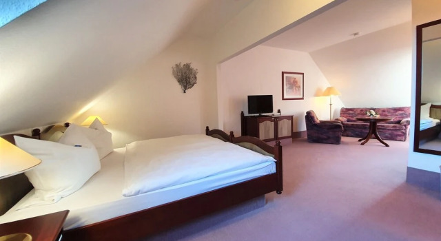 Hotel garni Sonnenhof, 预订 酒店 Reichenberg Saxon Elbeland