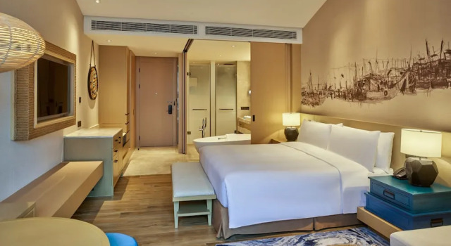 Номер Standard с балконом DoubleTree by Hilton Shanwei