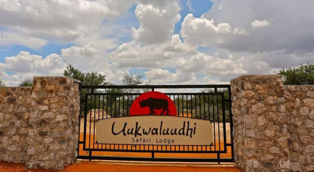 Uukwaluudhi Safari Lodge, Rezervovat Hotel Okahao Namibie
