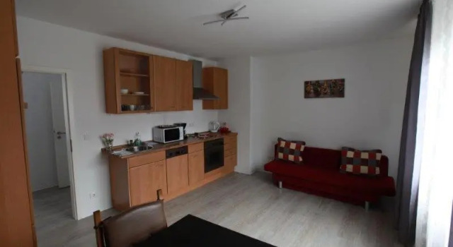 Helle Ferienwohnung an der Rheinpromenade 50 qm, Забронировать Отель Ruhrort Дуйсбург, рядом с Галерея "Куштрассе"