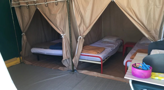 Camping Les Bois de Mont Redon, Забронировать Кемпинг Ла-Кро Var coast