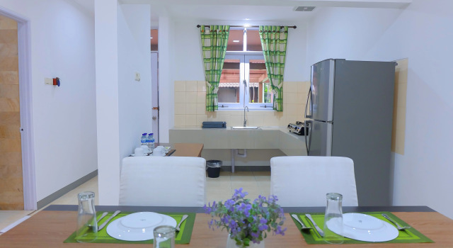 Executive- suite Whiz Residence Darmo Harapan Surabaya