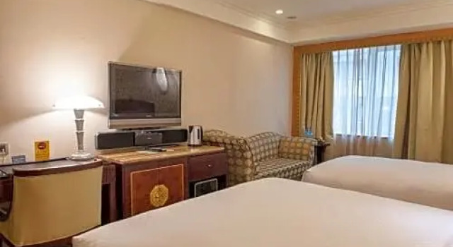Трёхместный номер Standard Royal Palace Hotel