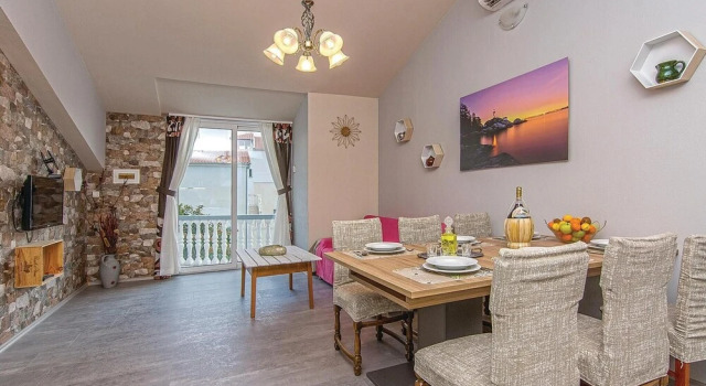 Stunning Home in Pakostane With 4 Bedrooms, Outdoor Swimming Pool and Wifi