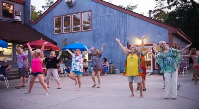 Williamsburg Camping Resort 28 ft. Park Model 11, Prenota Campeggio Campeggi e glamping a Virginia, Campeggio