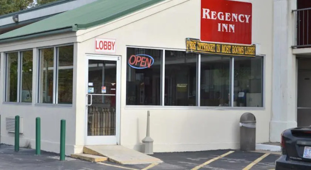 Regency Inn - Oxford, Забронировать Отель Оксфорд Северная Каролина